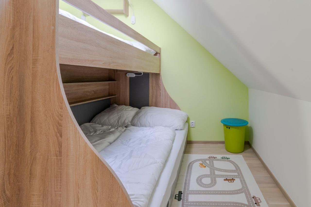 Apartman Horni Misecky - Luxusni Ubytovani Pro Dve Rodiny S Detmi Exterior photo